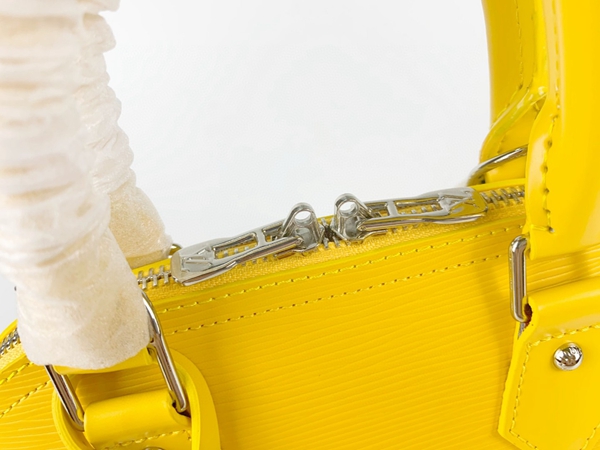 ルイヴィトンバッグ素材ディテール